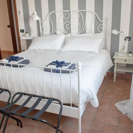 Lacasaceleste * Osimo